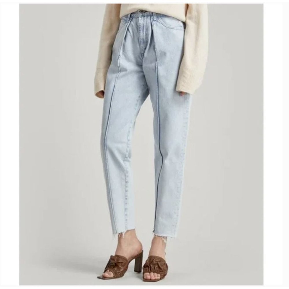 Levis Made & Crafted Pleated Column Pant Womens 25 Light Wash Denim Selvedge